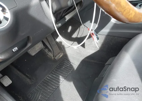 2014 Mercedes-Benz E 350 4Matic z USA, uszkodzony, nr VIN WDDHF8JB8EA881330